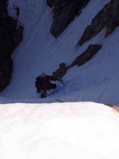 à la sortie du couloir
